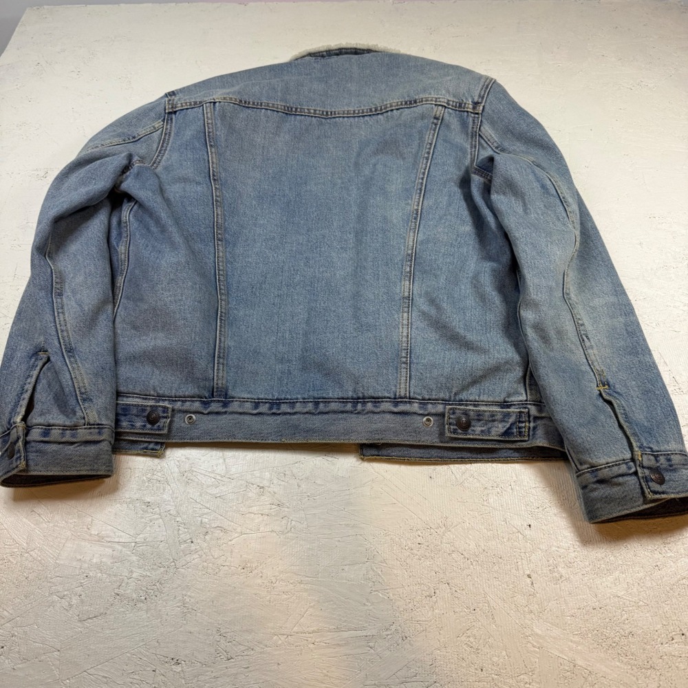 Levi Strauss Sherpa Lined Denim Jacket Womens L Light Wash Trucker Warm - Picture 8 of 8